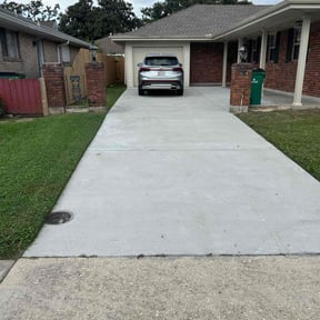 residential landscaping by FRL Landscaping reviewed on August 18, 2025