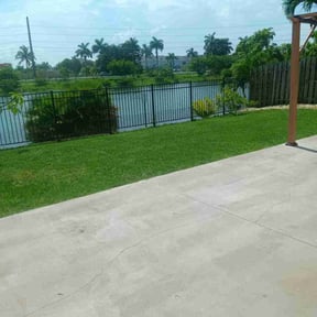 lawn service by Parker Landscape & Maintenance reviewed on September 7, 2023
