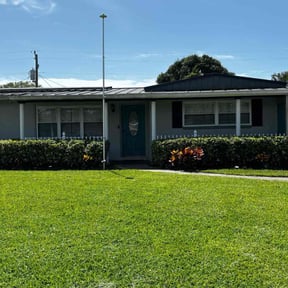 Bush Trimming by Allen's Lawn Care reviewed on May 9, 2022