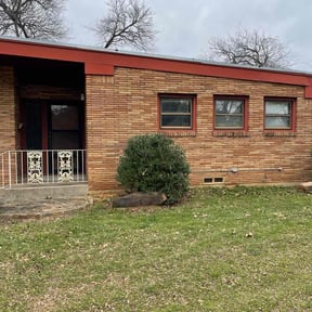 Bush Trimming by Camp&#039;s Lawncare reviewed on August 15, 2025