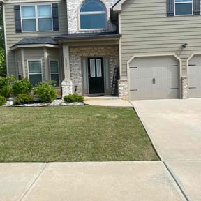 yard care by Lowcountry yard maintaince reviewed on November 21, 2025