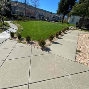 lawn service by Friendly Lawn Services reviewed on May 21, 2025