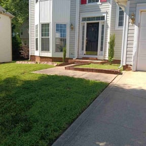 yard care by Clouse Landscaping reviewed on August 20, 2025