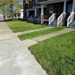 yard service by Dj lawn service reviewed on August 19, 2025