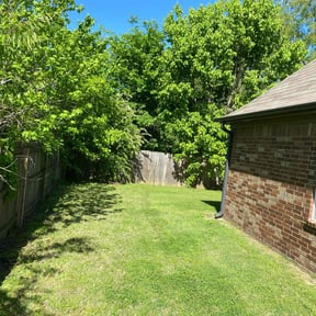 landscaping by Mid-South Lawn Service reviewed on August 15, 2025