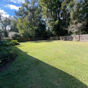 lawn service by Legacy reviewed on April 30, 2024