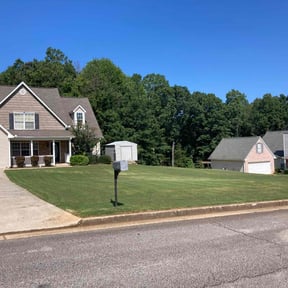 yard service by Year Round Yard Works reviewed on August 20, 2025