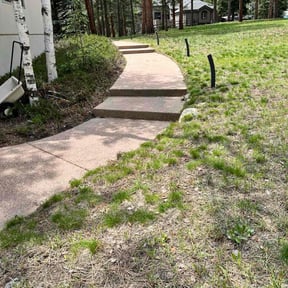 Bush Trimming by Nates Lawn Service reviewed on August 25, 2023