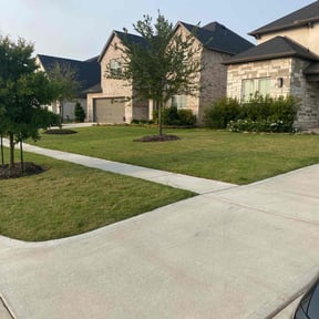 gardening service by Rhoyalty Lawn Care, LLC reviewed on August 15, 2025