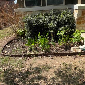 Flower Bed Weeding by Elite Landscaping reviewed on April 27, 2026