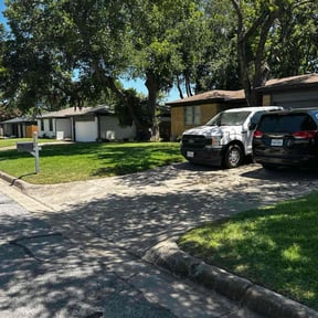 landscaping by Parrish Lawn Service reviewed on August 18, 2025