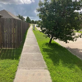 lawn care services by Pristine touch/landscaping reviewed on May 15, 2024