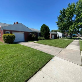 landscaping by Hughey's Landscaping and Snow Removal LLC reviewed on August 18, 2025