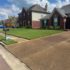 landscaping by Groves Lawn Care reviewed on August 19, 2025