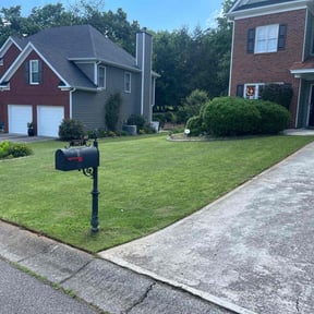 lawn maintenance by Tyler's Touch Lawn Care reviewed on August 20, 2025