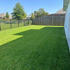 yard service by Green Valley lawn services Residential and Commercial reviewed on November 27, 2025