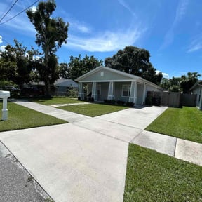 grass cutting by T.R. Integrated Services reviewed on October 25, 2023