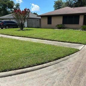 yard maintenance by MelMar Lawn Care reviewed on November 24, 2025