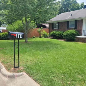 yard service by l&r asphalt Repair reviewed on August 17, 2025