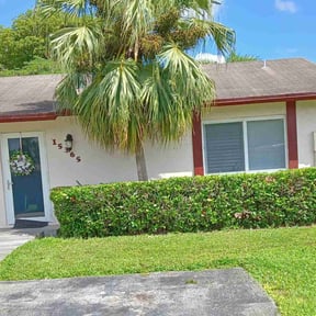 Bush Trimming by All Four Seasons reviewed on November 8, 2025