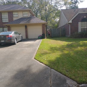 Leaf Removal by LT Landscaping reviewed on September 11, 2025