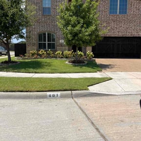 yard care by Roanoke Landscaping, LLC reviewed on October 22, 2025