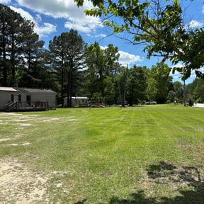 yard maintenance by Gibsons Lawncare and Landscaping reviewed on August 19, 2025