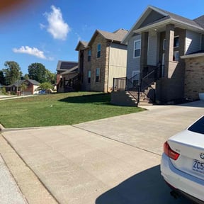 residential landscaping by Midwest Lawn reviewed on August 21, 2025