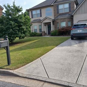 yard maintenance by DRP Landscaping Services reviewed on August 18, 2025