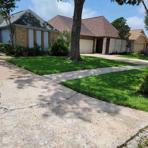gardening service by Gonzalez's preservations LLC reviewed on August 21, 2025