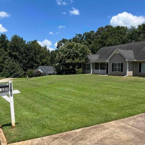 landscaping services by Robinson's Landscaping LLC reviewed on August 21, 2025