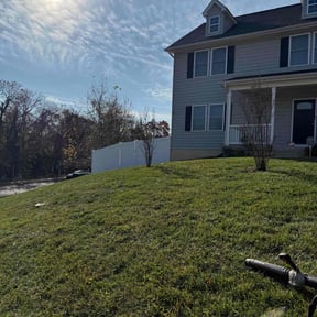 Leaf Removal by Ines lawnscaping reviewed on September 28, 2025