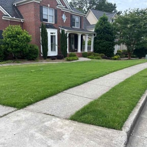 landscape maintenance by Forever Green FG LLC reviewed on August 15, 2025