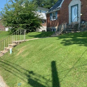 lawn care services by Clean cuts lawn work reviewed on August 18, 2025