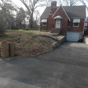 Leaf Removal by The customer first reviewed on August 18, 2025