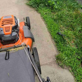 turf maintenance by Deshun Walker Inc reviewed on March 12, 2024