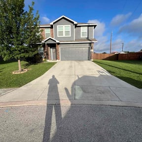 landscaping services by Grasman LLC reviewed on August 15, 2025