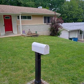 yard maintenance by Rhino Deluxe Lawn Care LLC reviewed on August 20, 2025