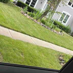 yard care by five star construction and handyman services reviewed on August 20, 2025
