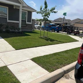 residential landscaping by Flores Landscaping reviewed on August 21, 2025