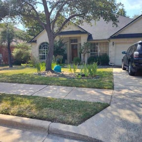 gardening service by Total Landscaping reviewed on August 16, 2025