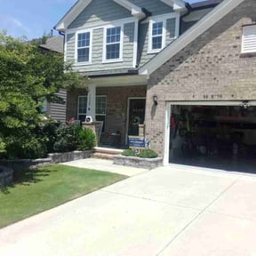 lawn maintenance by EOW 618 lawn care reviewed on May 3, 2024