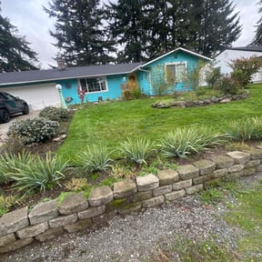 lawn care services by Garden Hoez reviewed on May 1, 2025