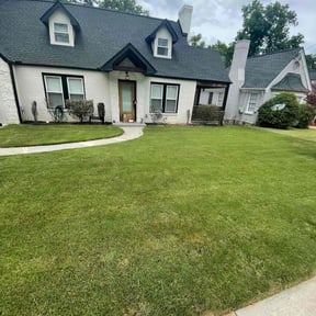 landscaping by JR and Sons Lawn Service reviewed on August 20, 2025