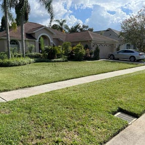 lawn service by Vegas Lawn Guru reviewed on September 26, 2024