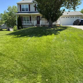 landscaping by Curry's mowing reviewed on August 19, 2025