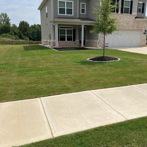landscaping by Lawn Texh Pros LLC reviewed on November 21, 2025