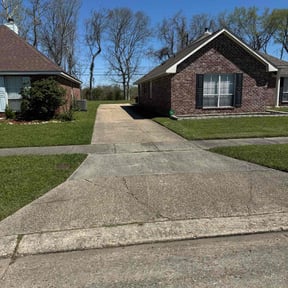 turf maintenance by GOLD LANDSCAPING reviewed on May 2, 2024