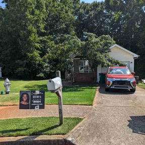 yard service by Peak Lawn Service reviewed on August 19, 2025