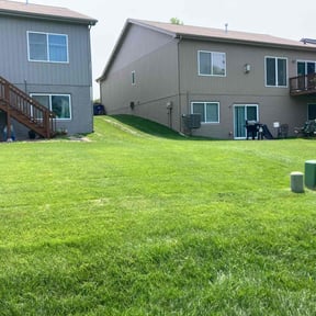 landscape maintenance by Emanuel Lawn Mowing LLC reviewed on August 21, 2025